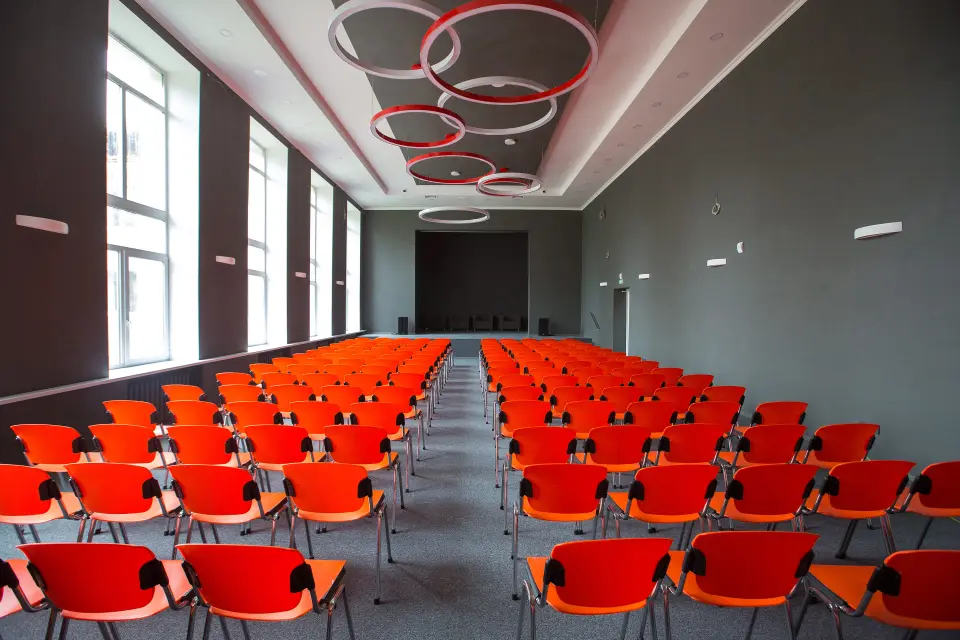 الجامعة الوطنية للبحوث "المدرسة العليا للاقتصاد"